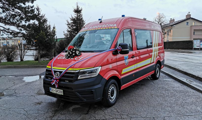 Prevzem novega gasilskega vozila